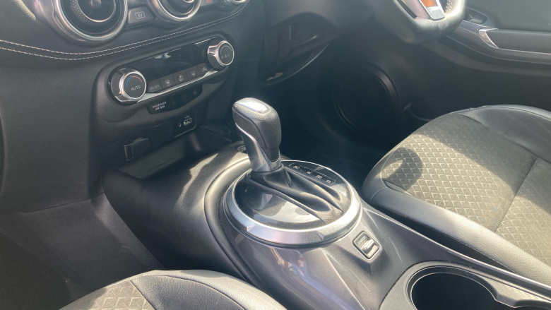 Nissan Juke 1.6 Hybrid N-Connecta 5dr Auto Hybrid Hatchback
